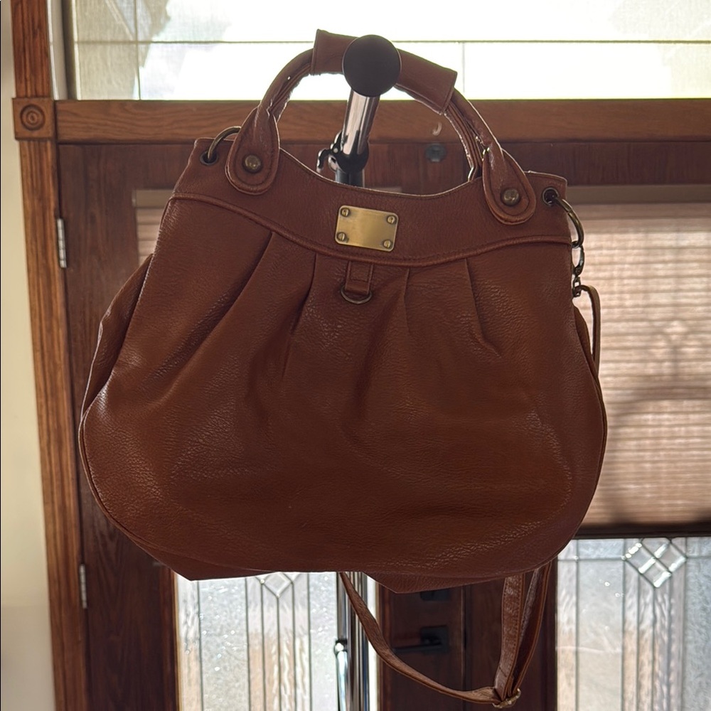 Elegant Brown Leather Handbag